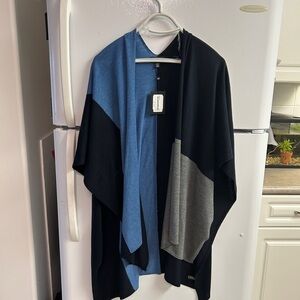 ECHO Blue/Navy/grey Wrap/Shawl
Color block NWT One size